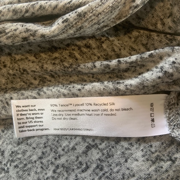 Eileen Fisher Lyocell silk box cut top - Picture 2 of 6